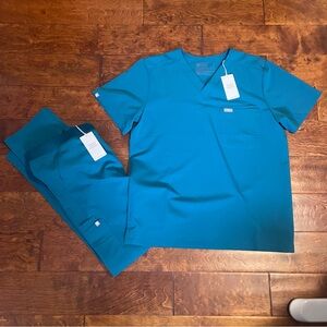 NWT Caribbean blue men’s Figs set